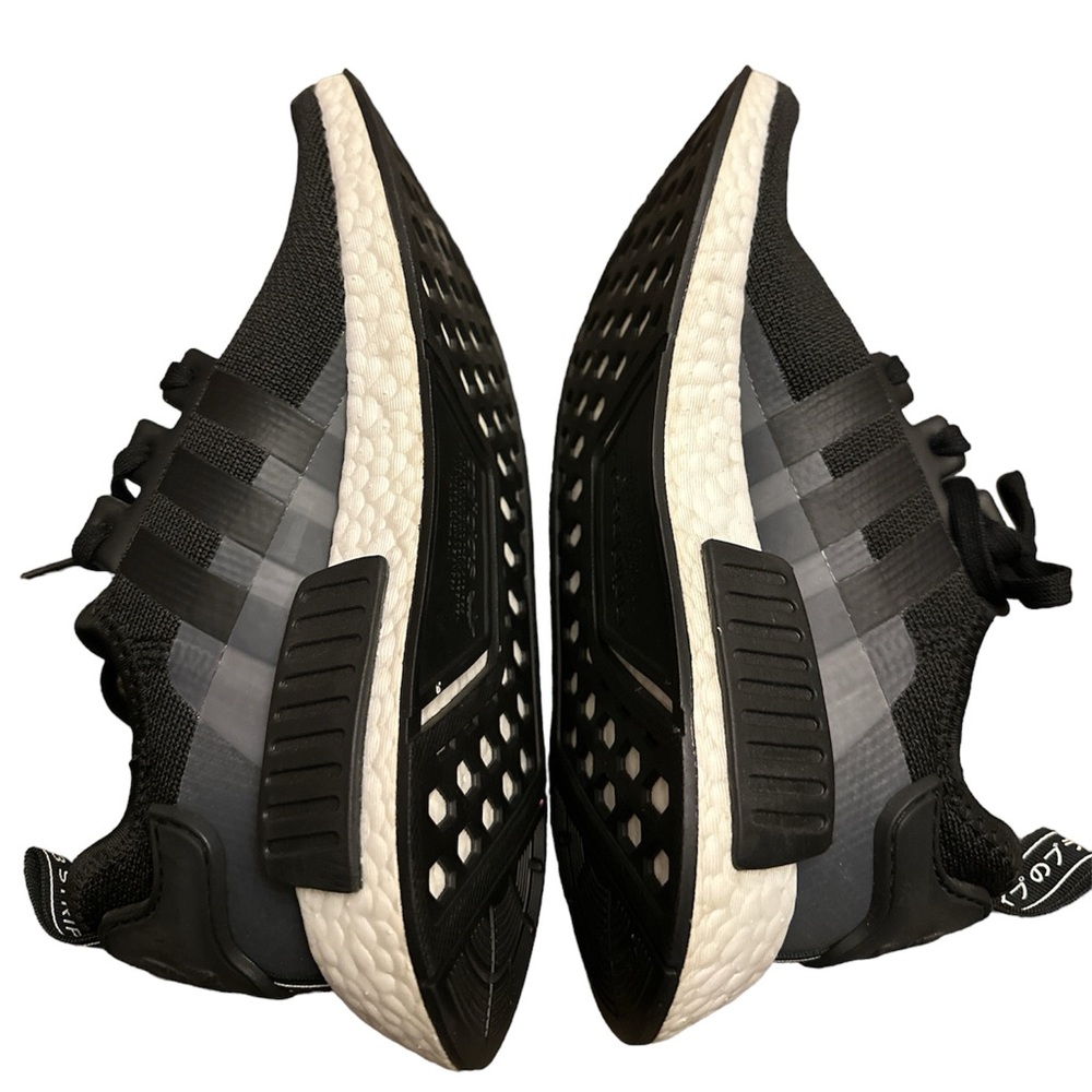 Adidas NMD r1 size 5men/6.5 women